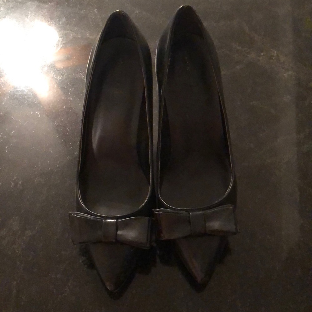 Black Ann Taylor heels
